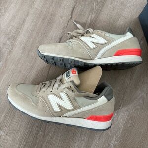 New Balance Men's Beige Sneakers